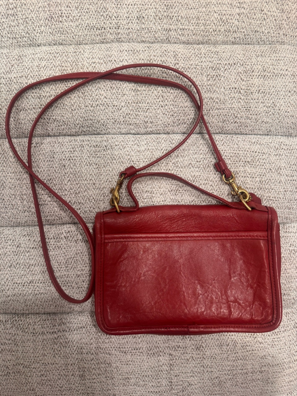 Vintage Coach 9924 Casino bag deep red leather with brass-tone hardware - Picture 8 of 10
